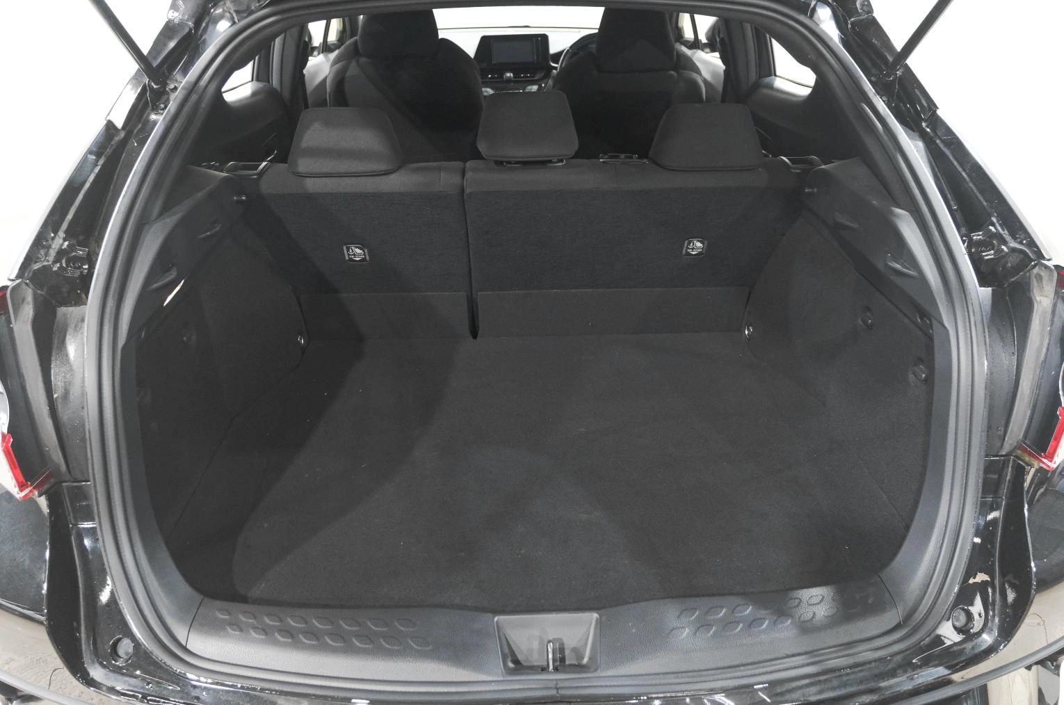 Toyota C-HR 22 из 22