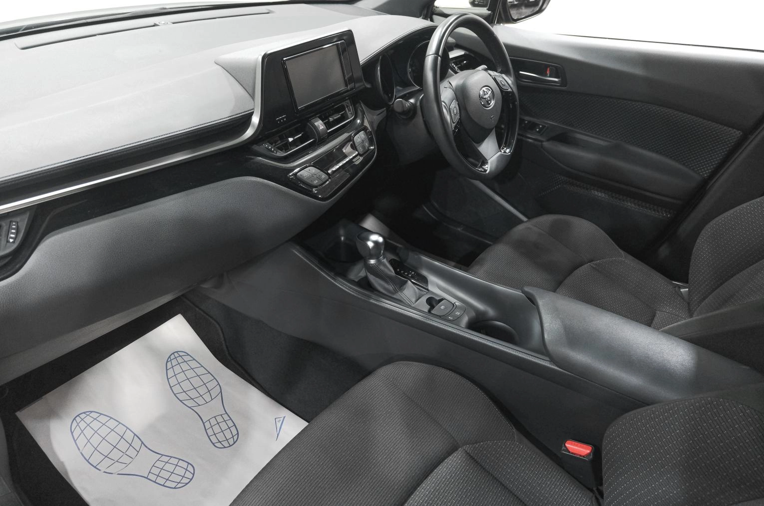 Toyota C-HR 8 из 22