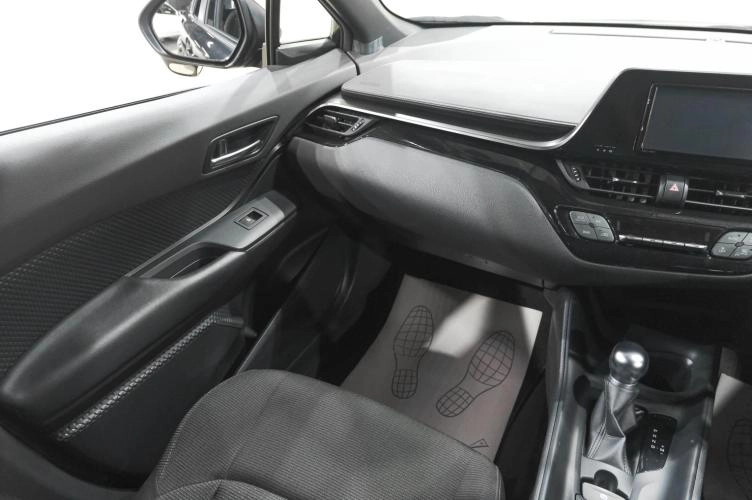 Toyota C-HR 9 из 22