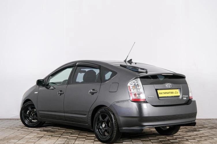 Toyota Prius 4 из 5
