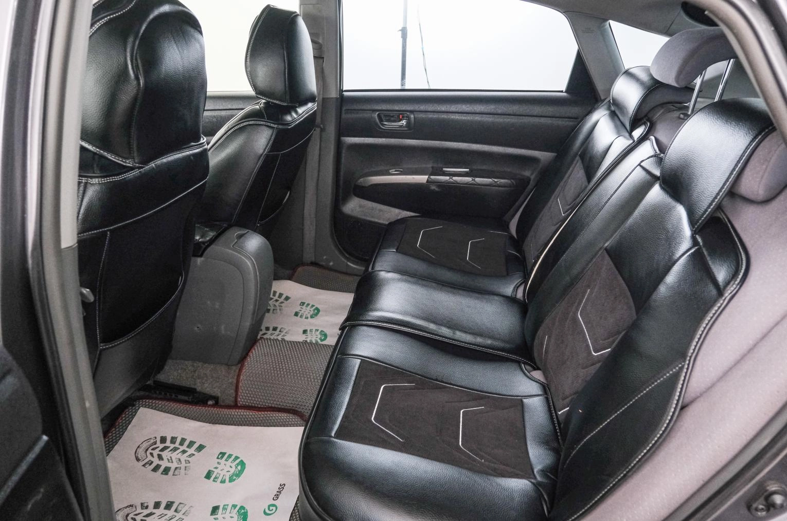 Toyota Prius 18 из 20