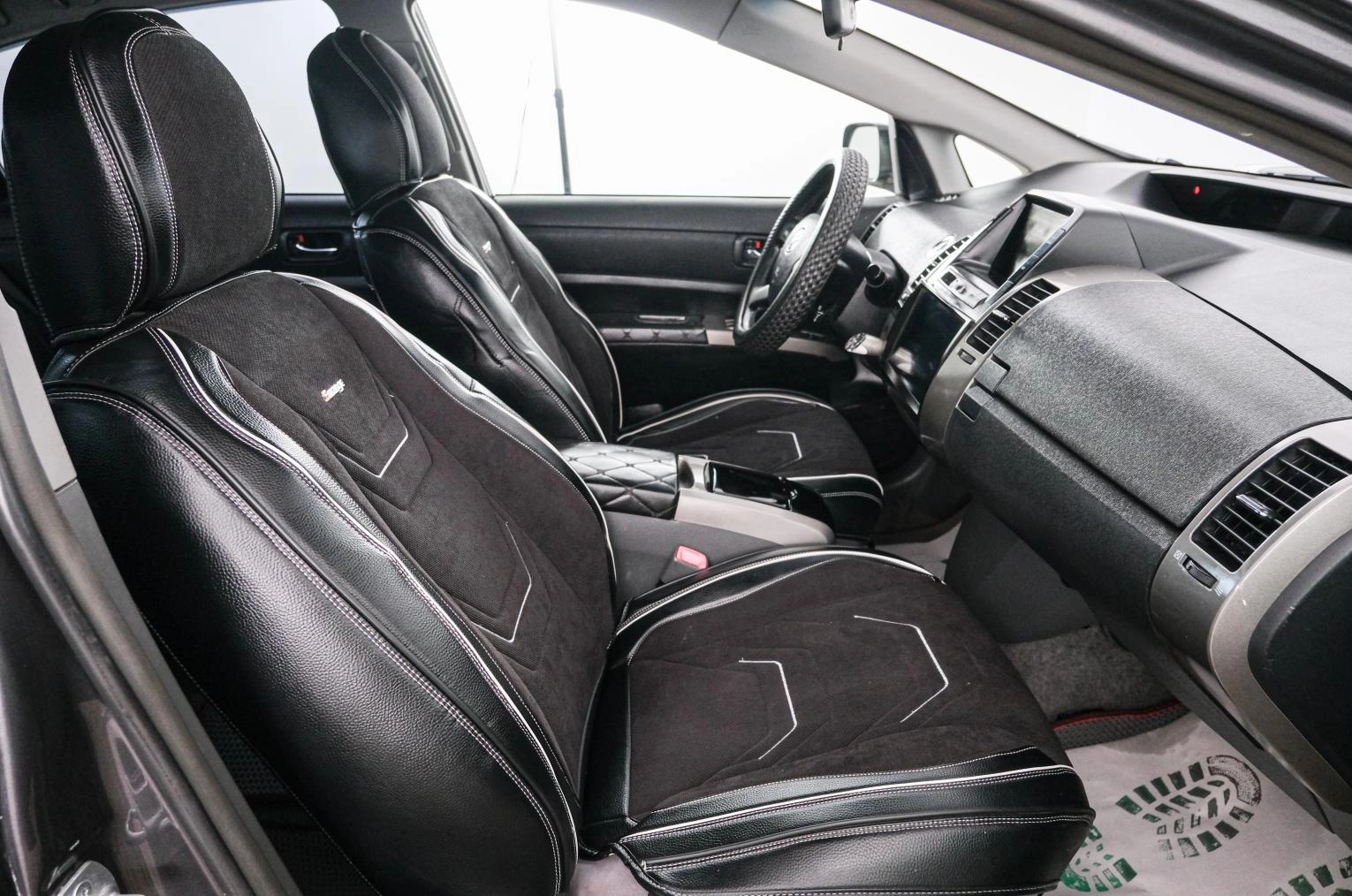 Toyota Prius 13 из 20