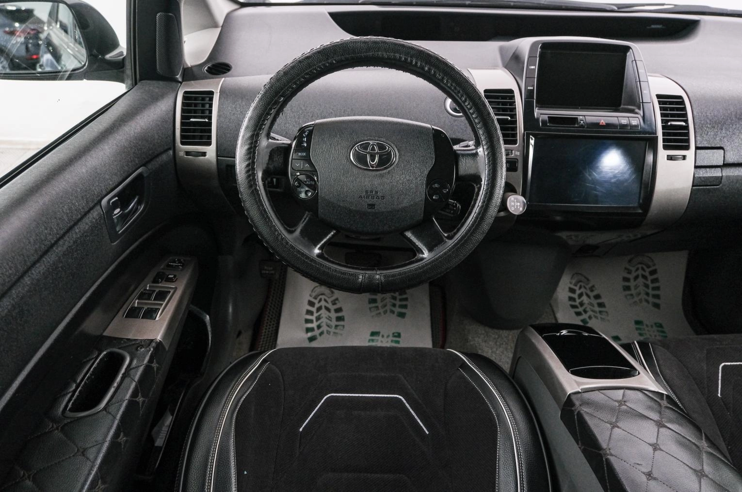 Toyota Prius 14 из 20