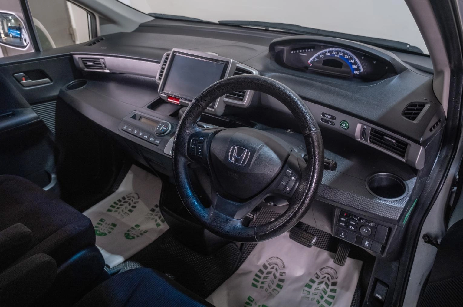 Honda Freed 7 из 21