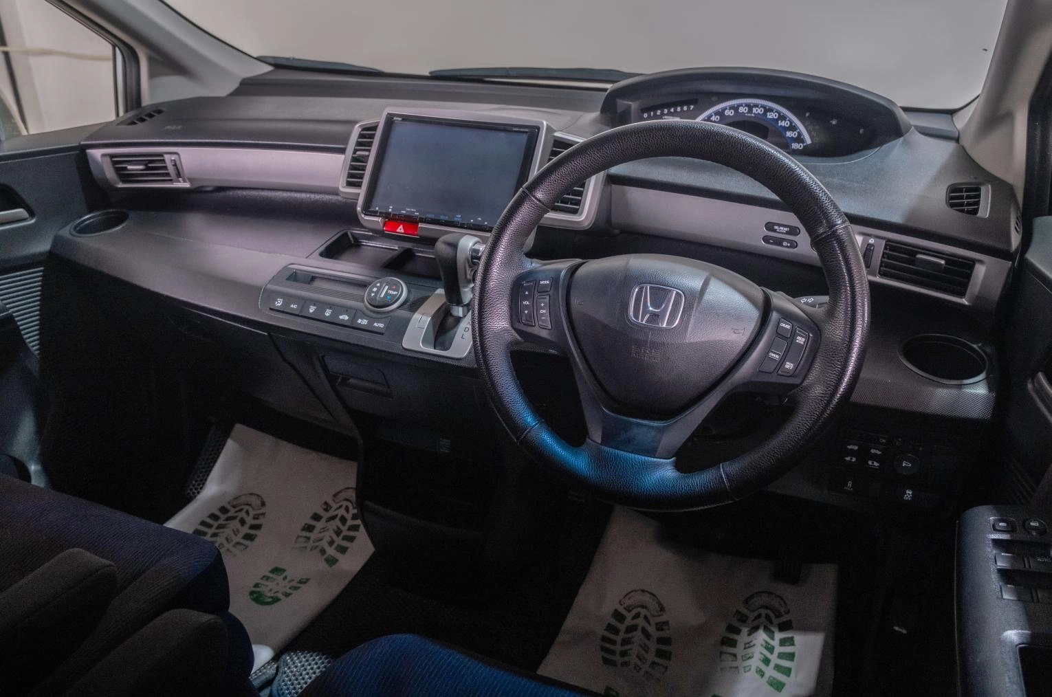 Honda Freed 8 из 21