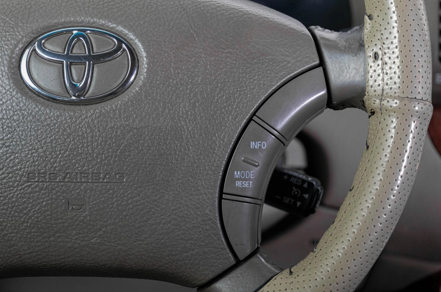 Toyota Camry 17 из 24