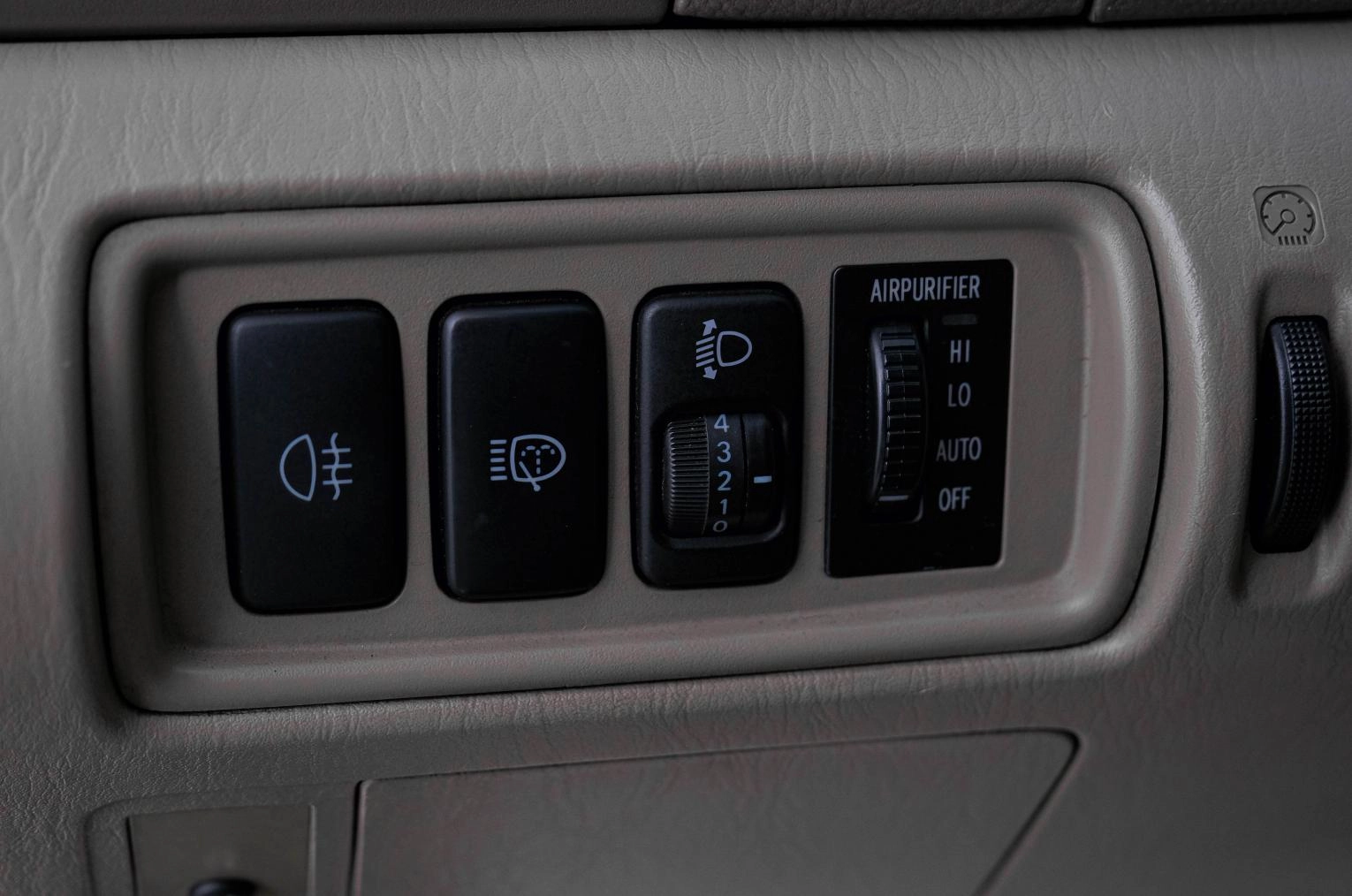 Toyota Camry 21 из 24