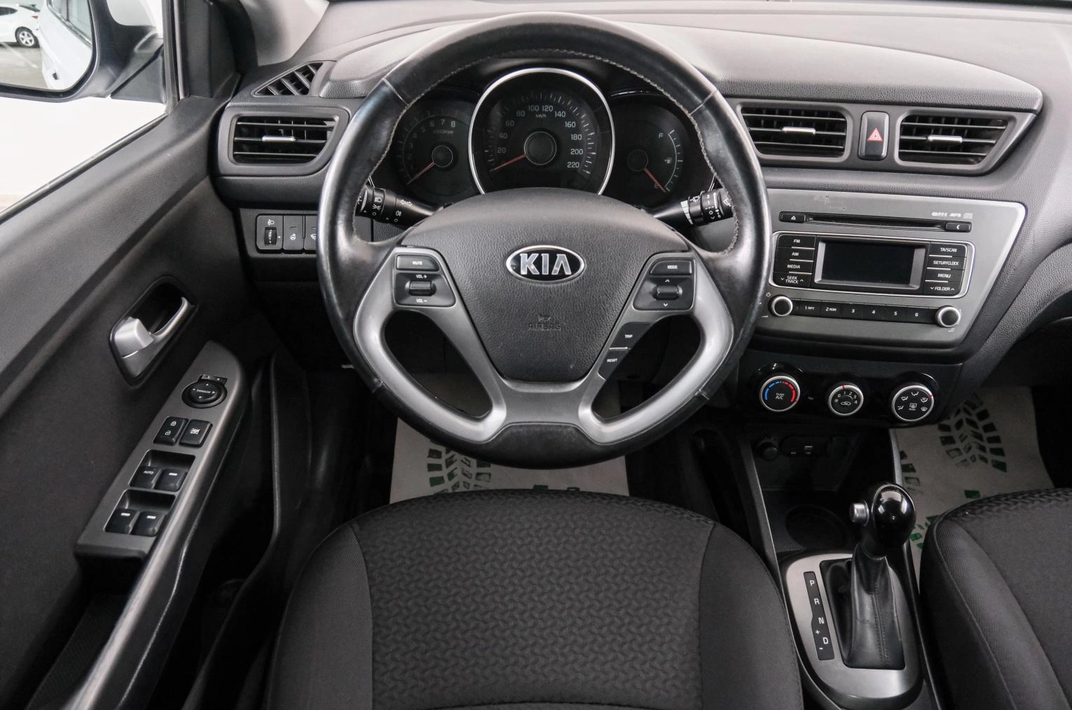 KIA Rio 14 из 21