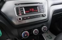 KIA Rio 15 из 21