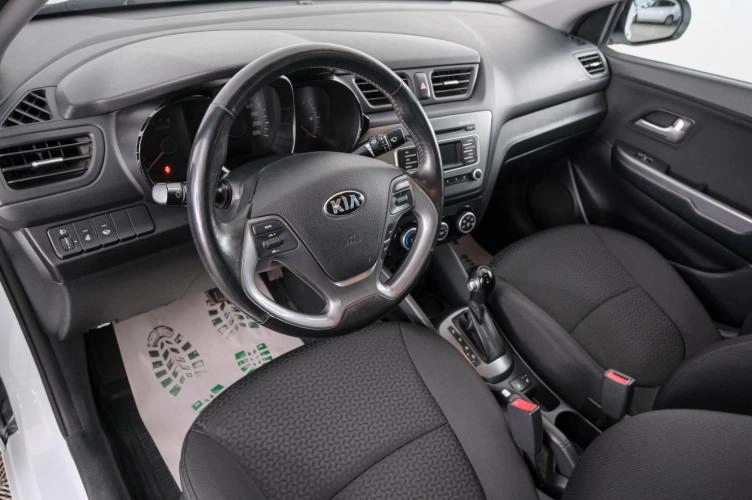 KIA Rio 8 из 21