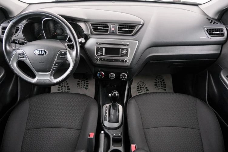 KIA Rio 10 из 21