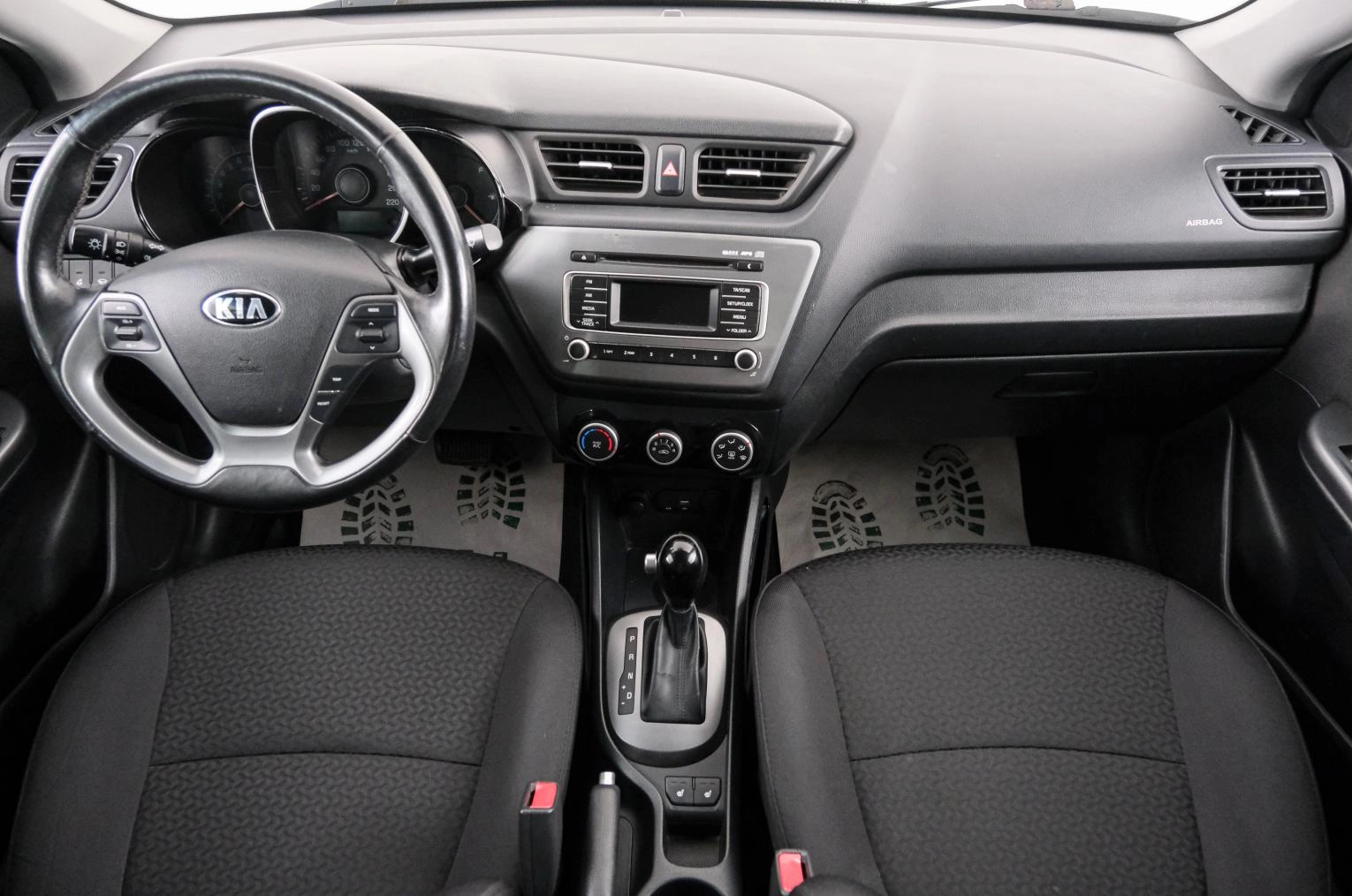 KIA Rio 10 из 21
