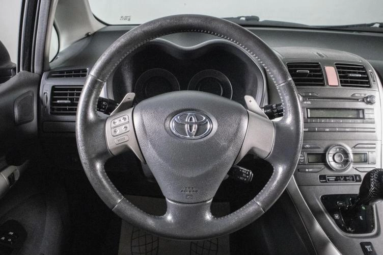 Toyota Auris 11 из 17