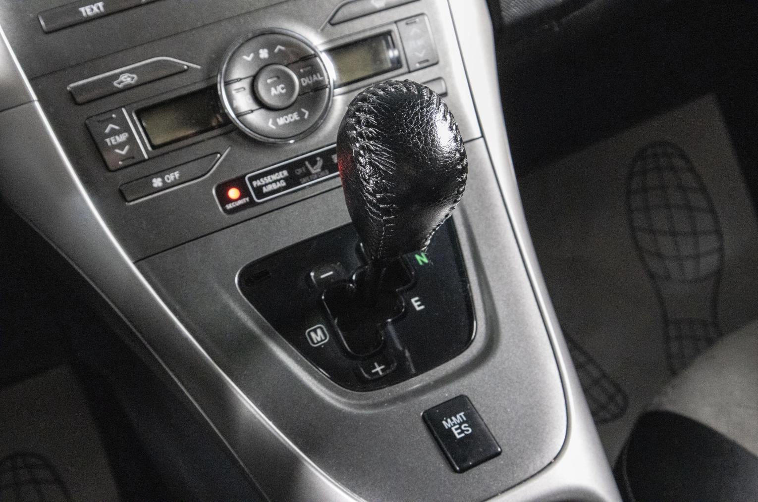 Toyota Auris 14 из 17