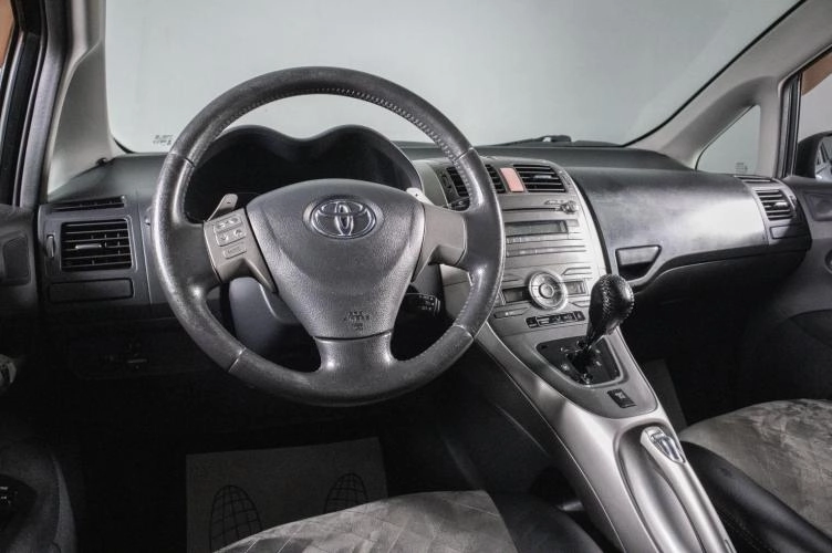 Toyota Auris 10 из 17