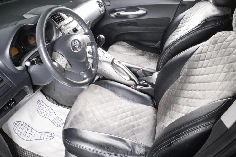 Toyota Auris 8 из 17