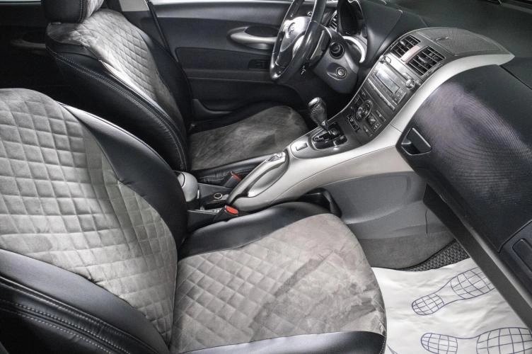 Toyota Auris 9 из 17