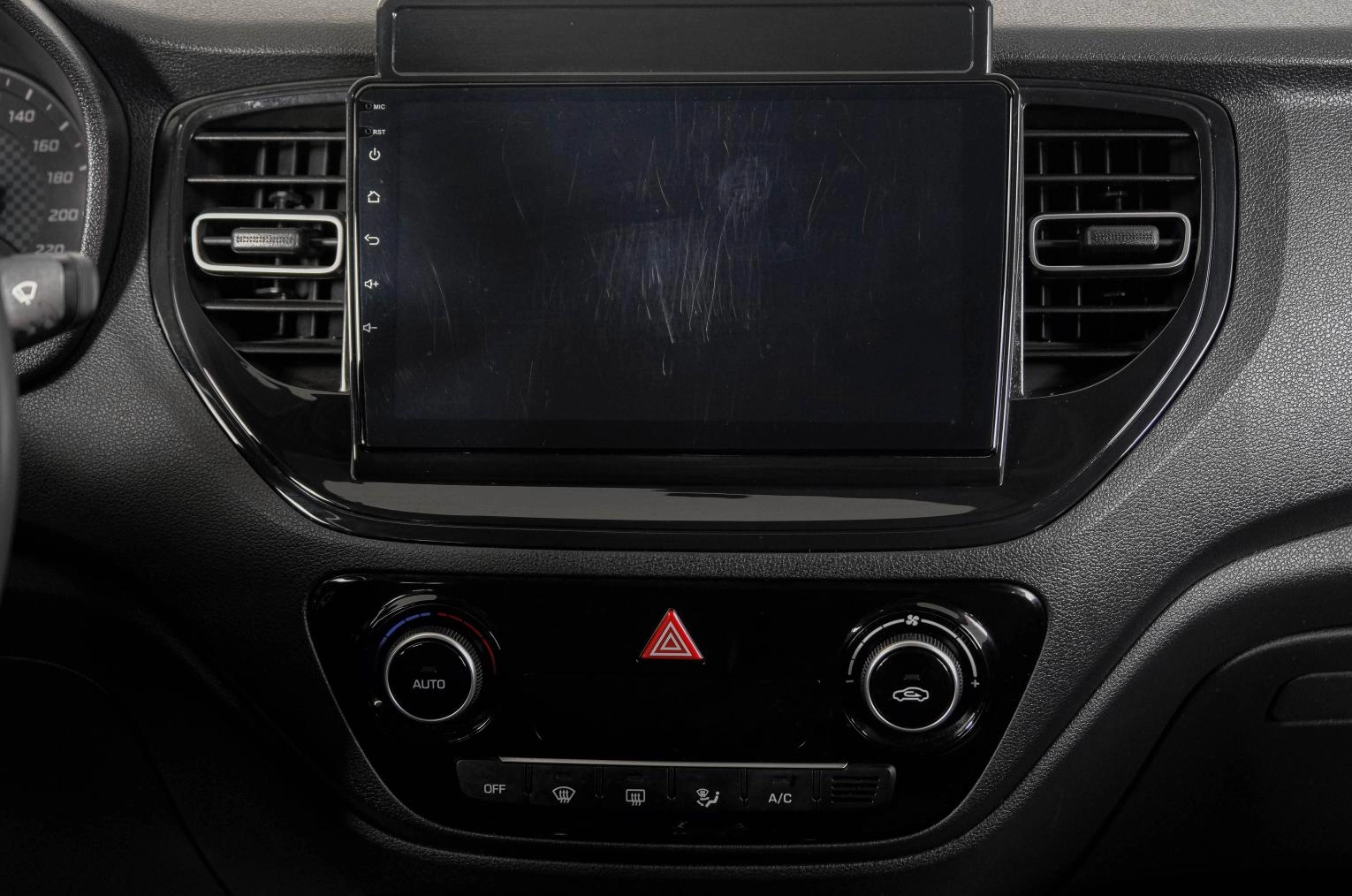 Hyundai Solaris 18 из 22