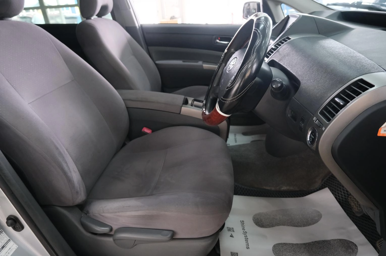 Toyota Prius 7 из 23