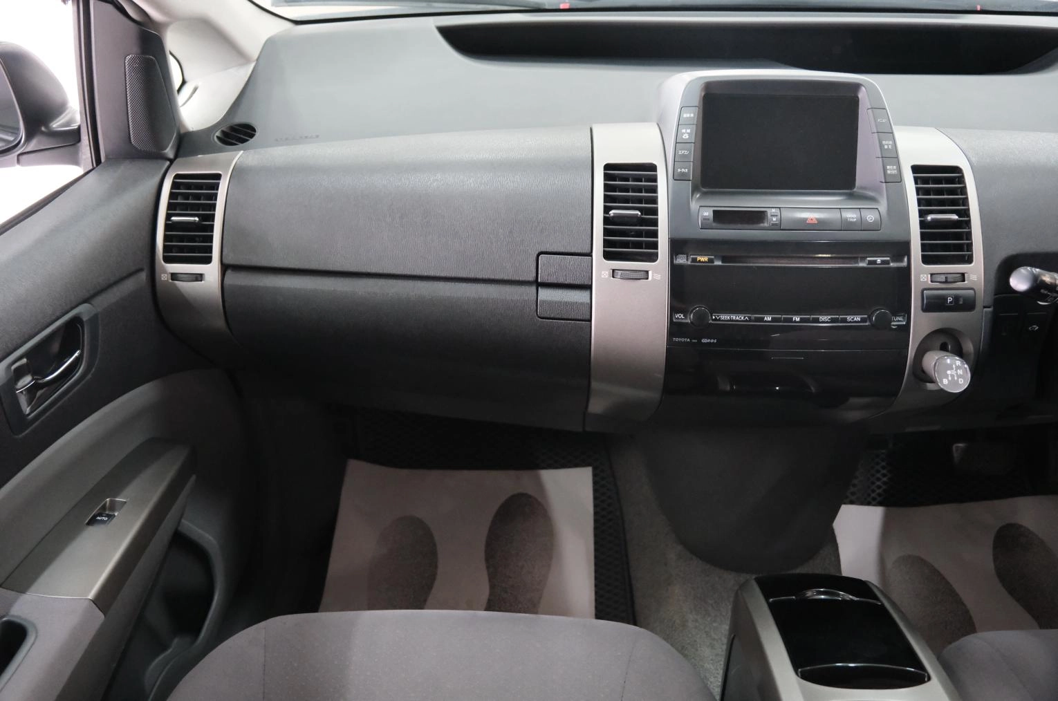 Toyota Prius 18 из 23