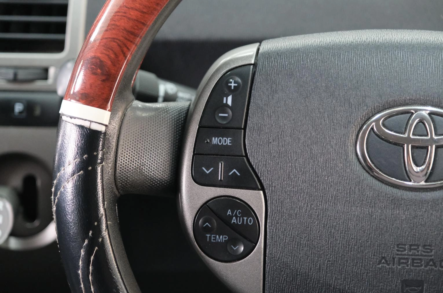 Toyota Prius 14 из 23