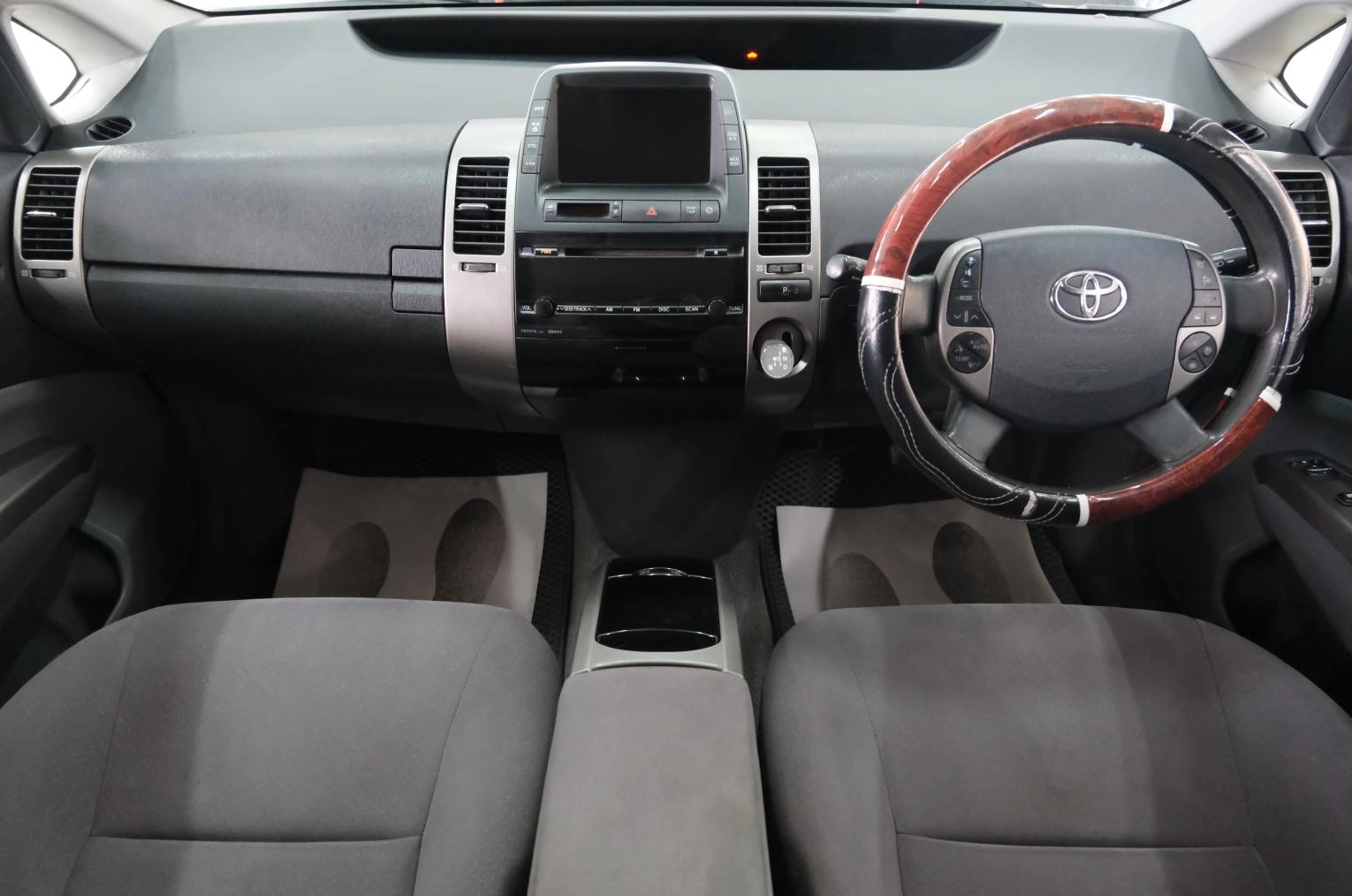 Toyota Prius 15 из 23