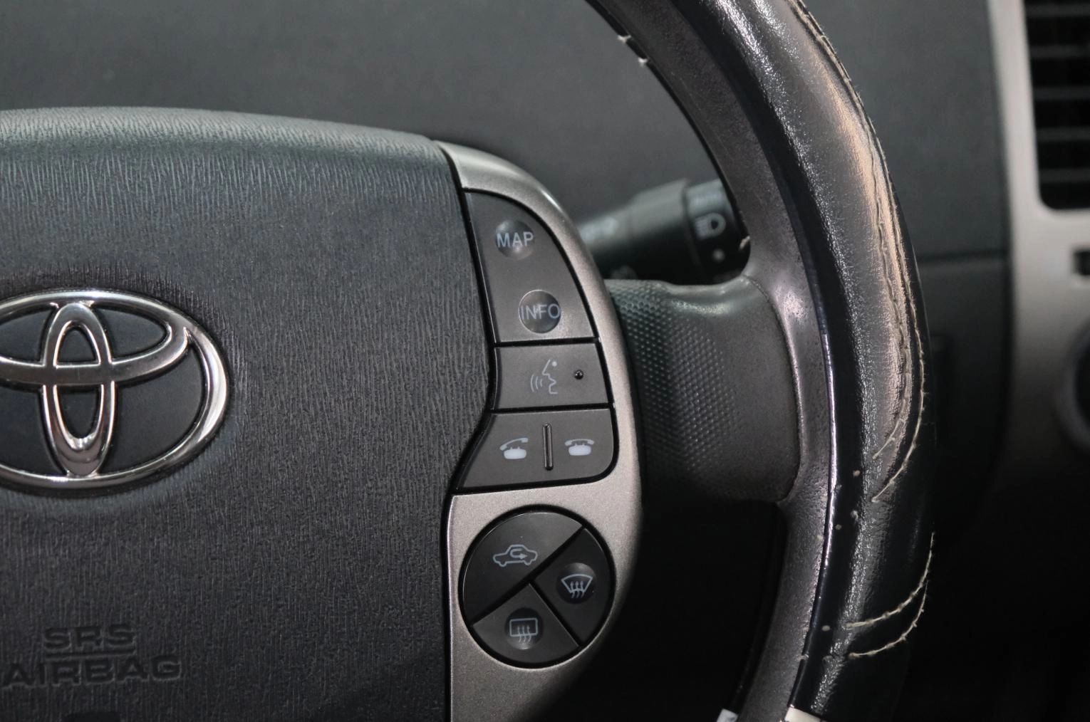 Toyota Prius 13 из 23