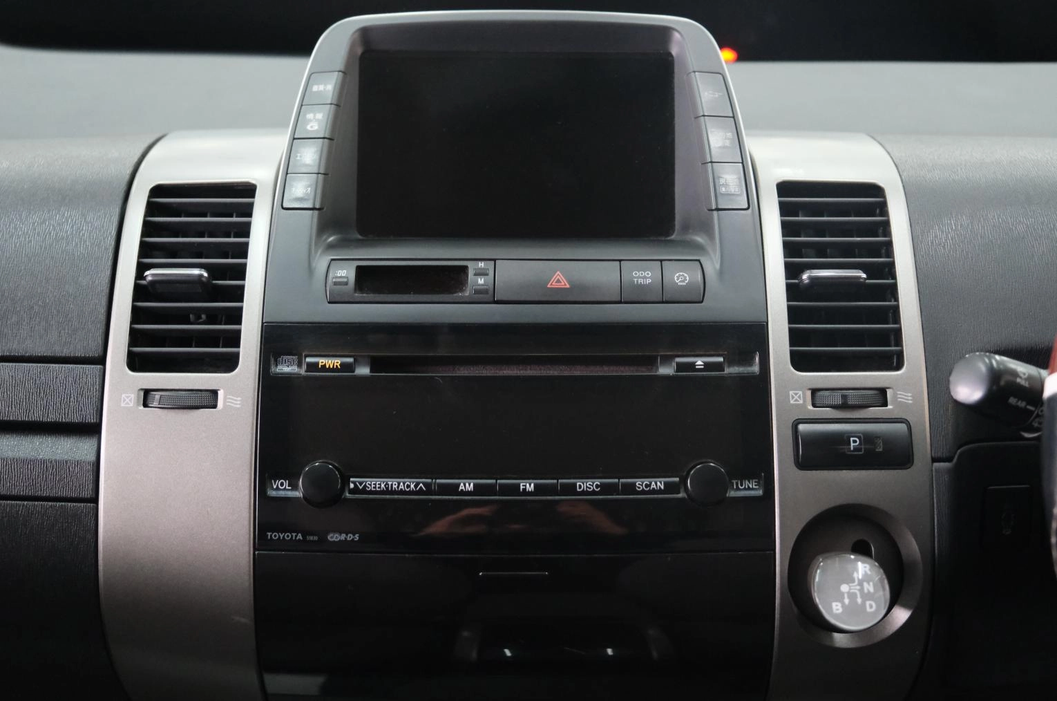 Toyota Prius 17 из 23