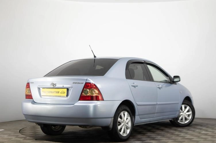 Toyota Corolla 4 из 5