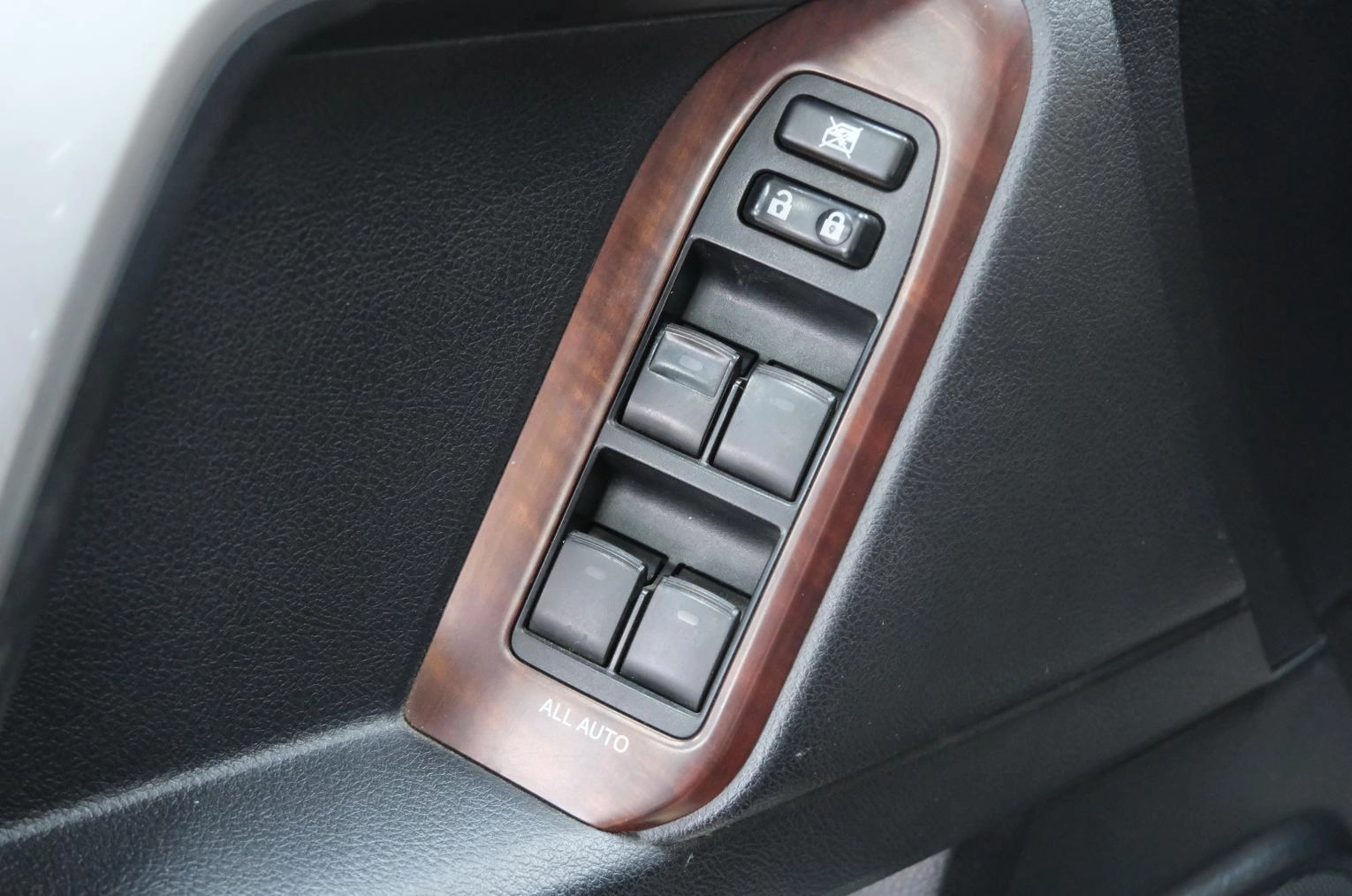 Toyota Land Cruiser Prado 8 из 27