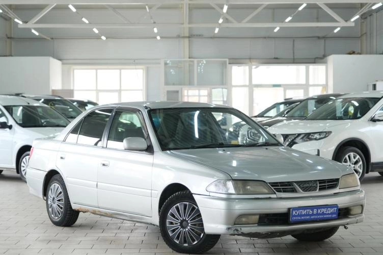 Toyota Carina 2000 года