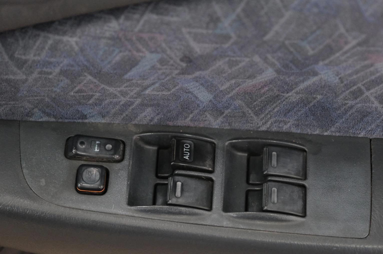 Toyota Carina 8 из 21