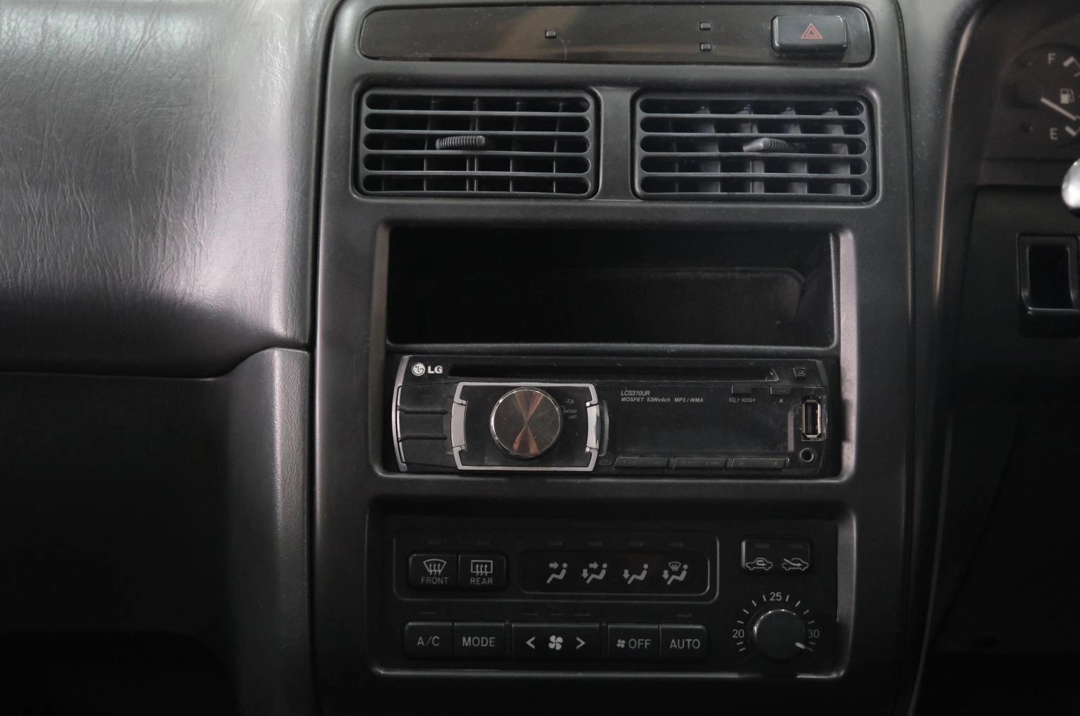 Toyota Carina 14 из 21