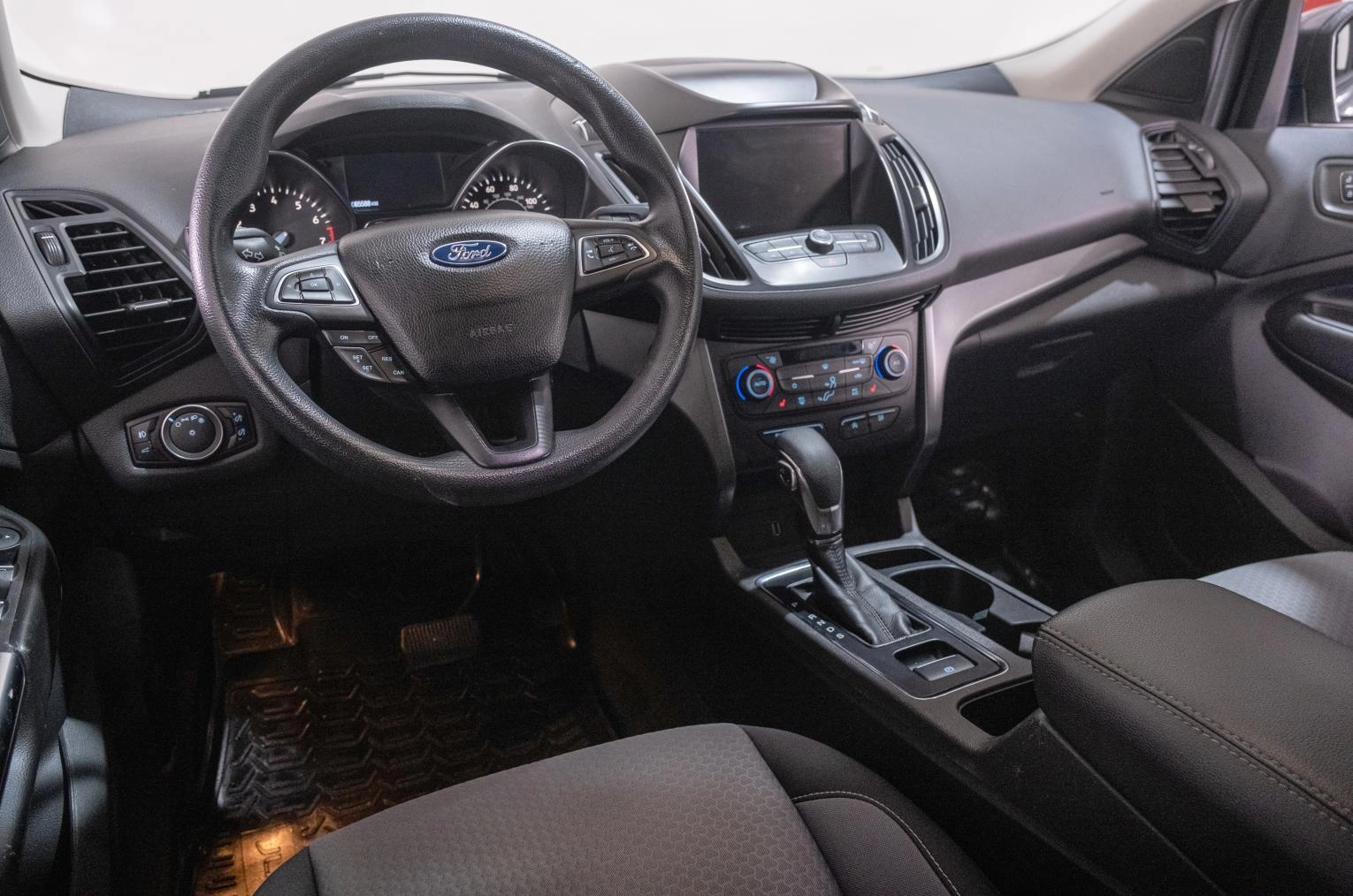 Ford Escape 8 из 26