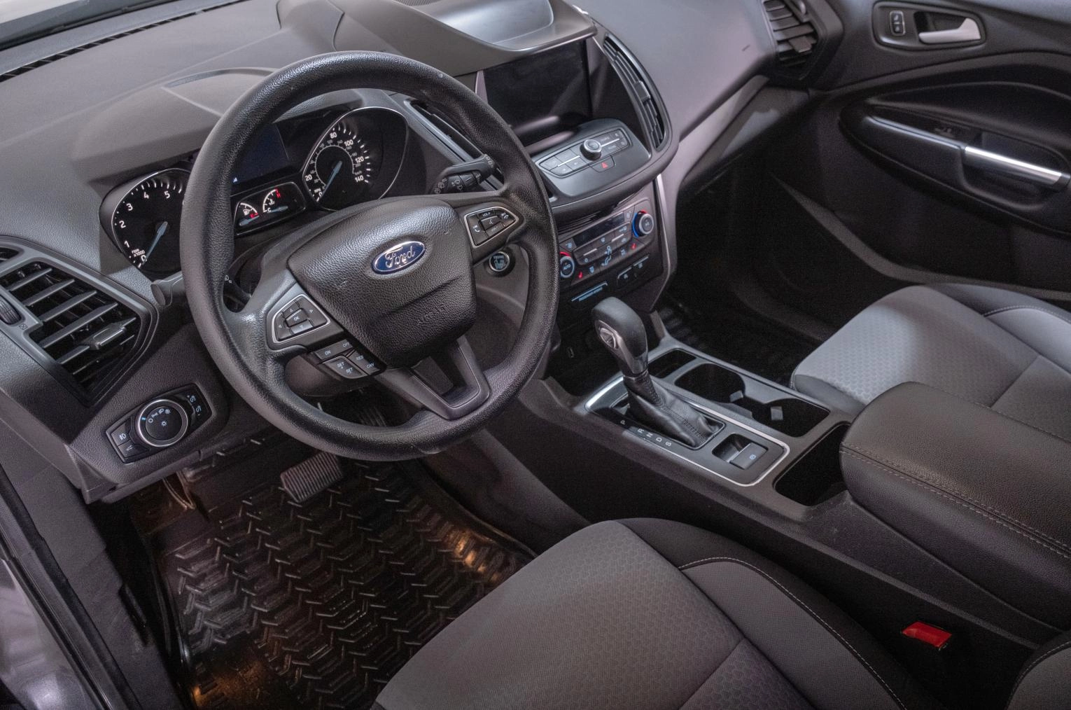 Ford Escape 7 из 26