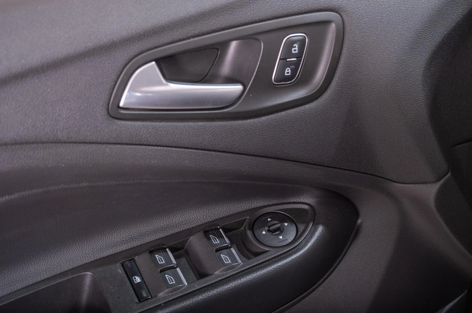 Ford Escape 21 из 26