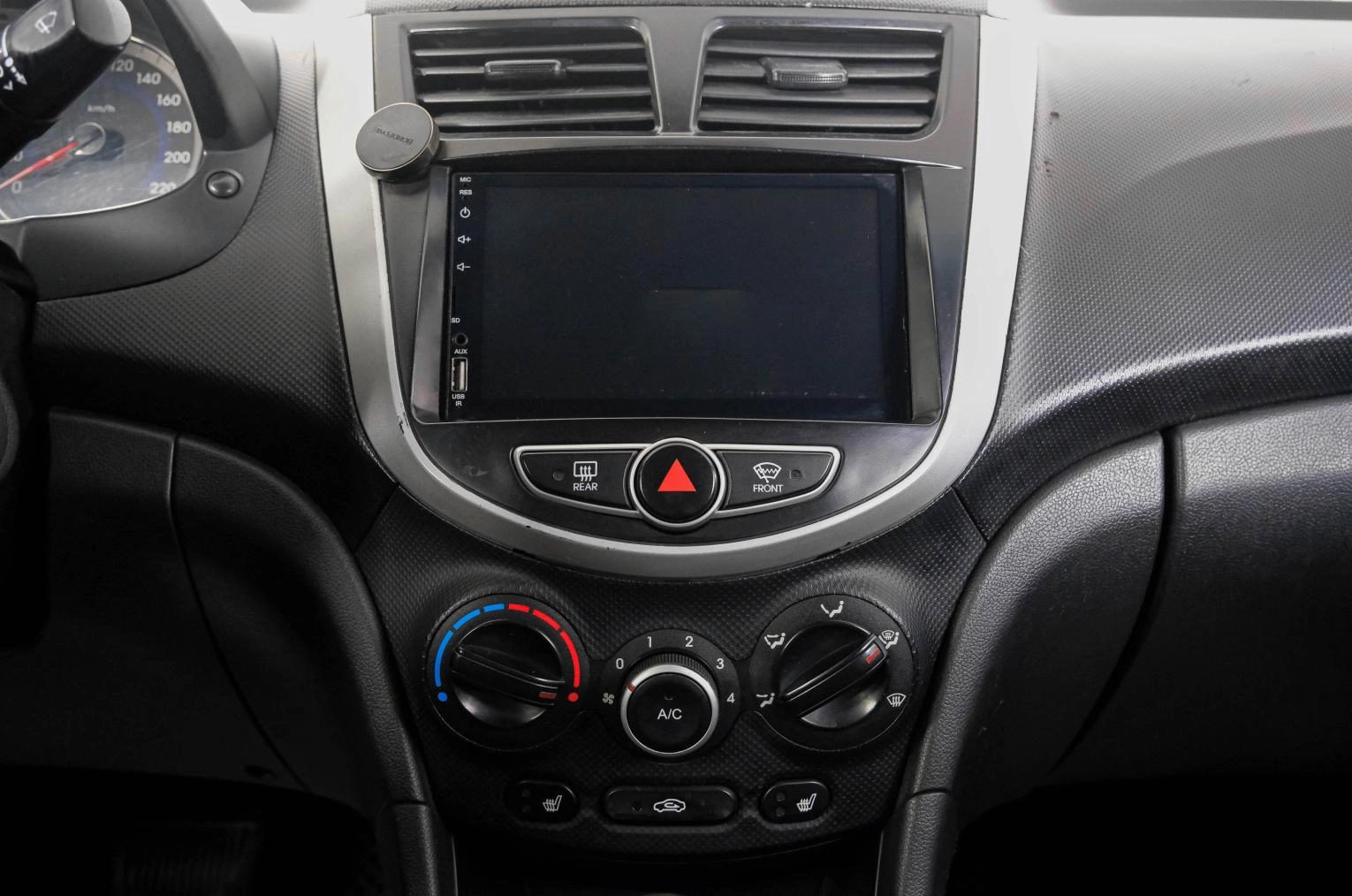 Hyundai Solaris 16 из 20