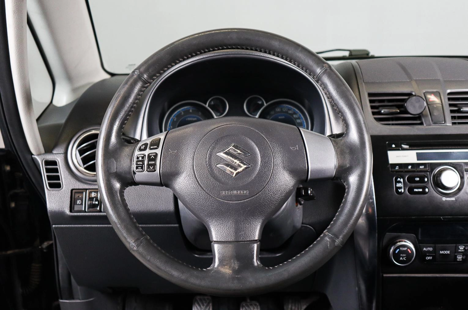 Suzuki SX4 12 из 16