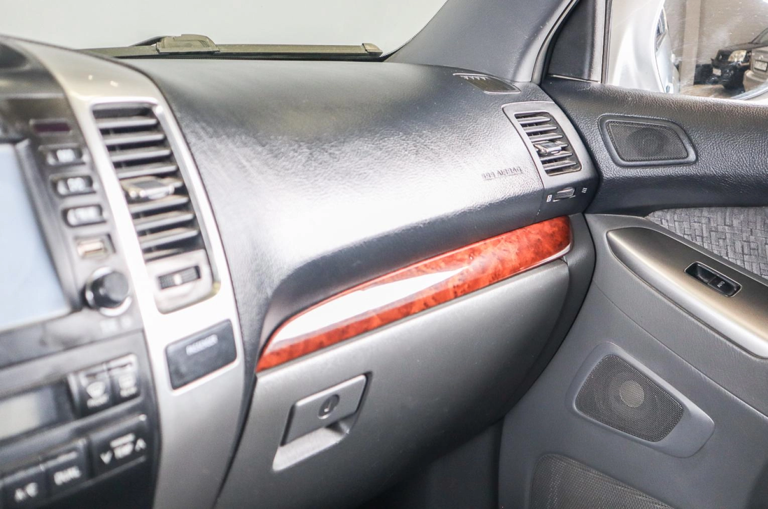 Toyota Land Cruiser Prado 11 из 16