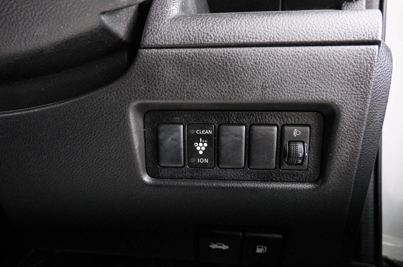 Nissan Serena 19 из 23