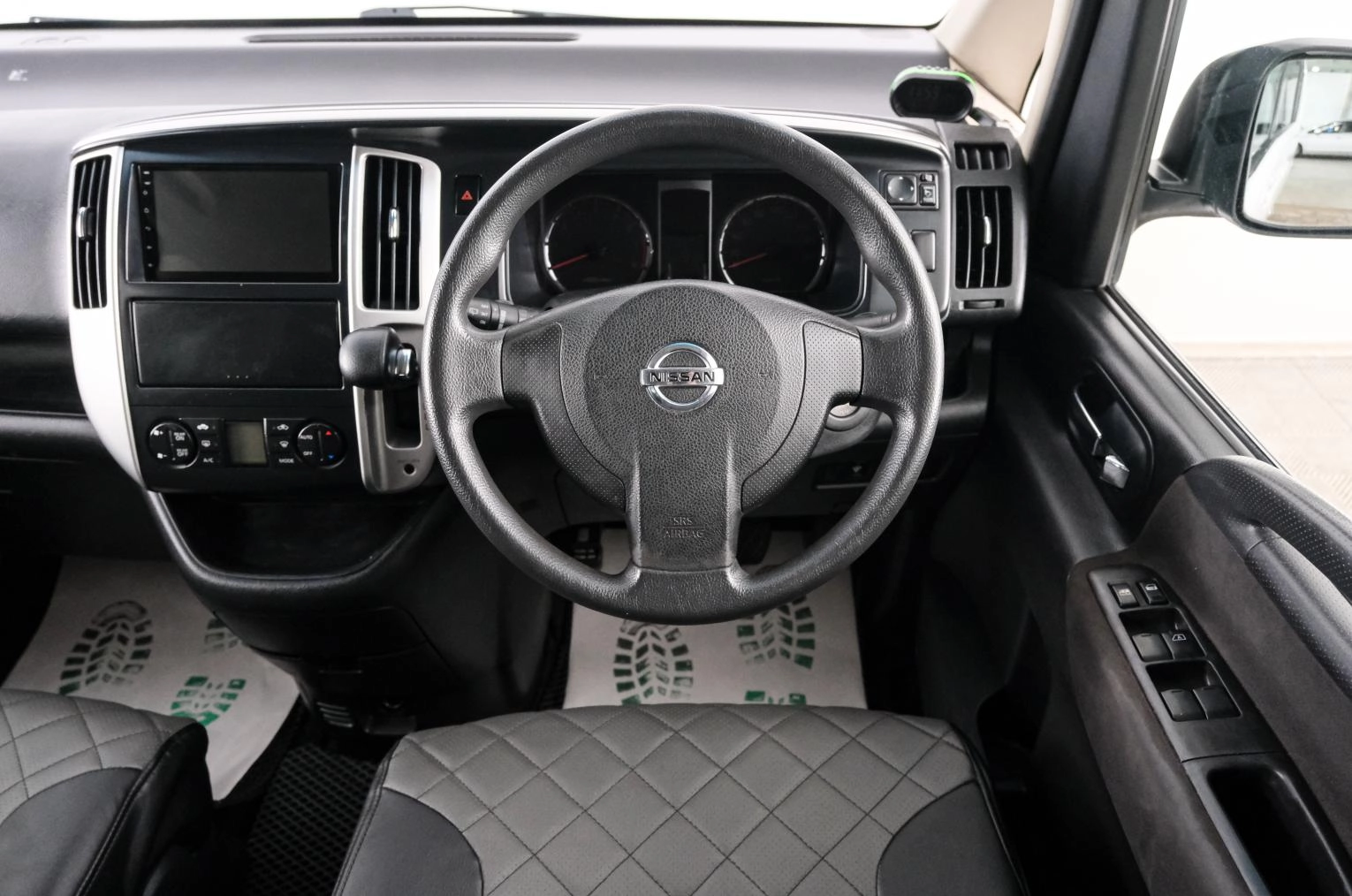 Nissan Serena 14 из 23