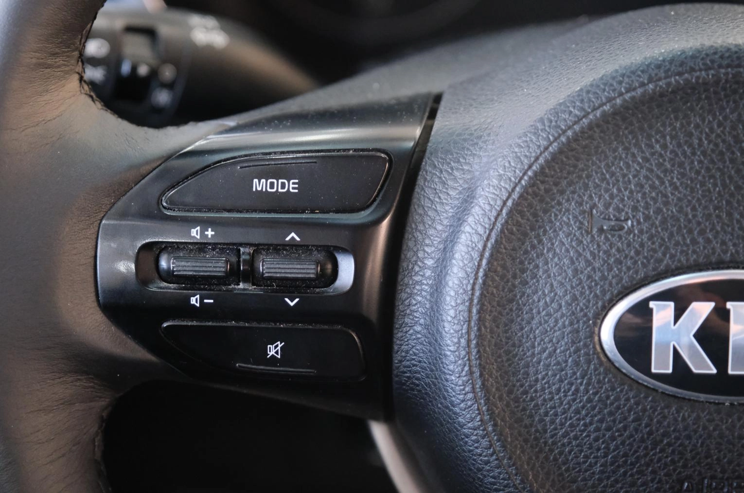 KIA Rio X 13 из 25