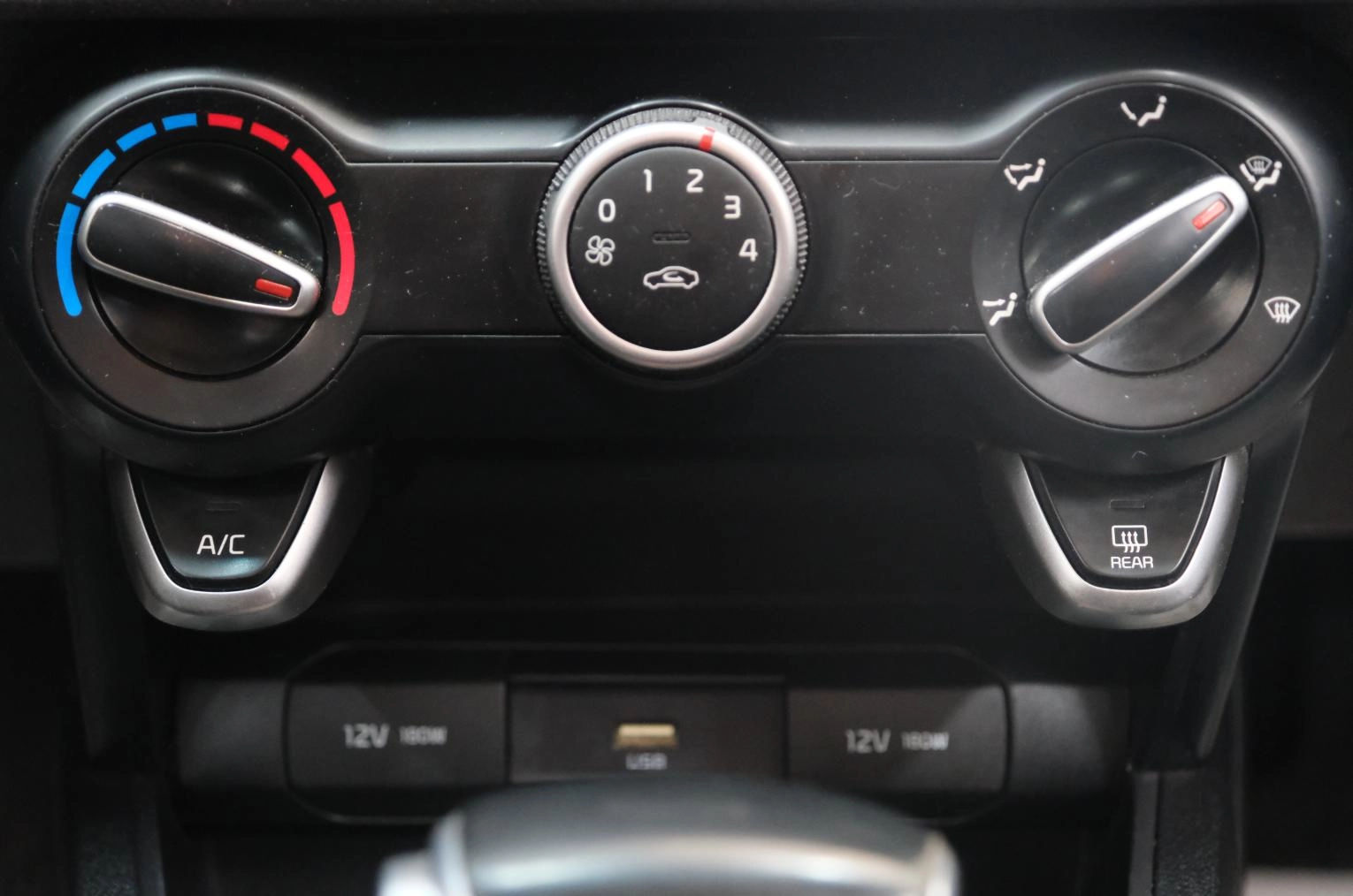 KIA Rio X 17 из 25