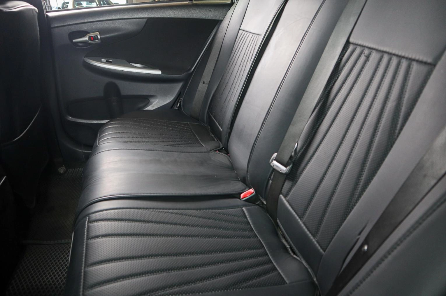 Toyota Corolla 14 из 15