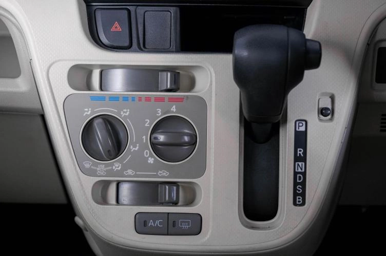 Daihatsu Move 17 из 19