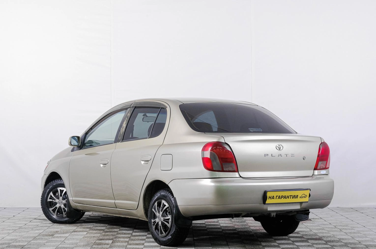 Toyota Platz 4 из 19