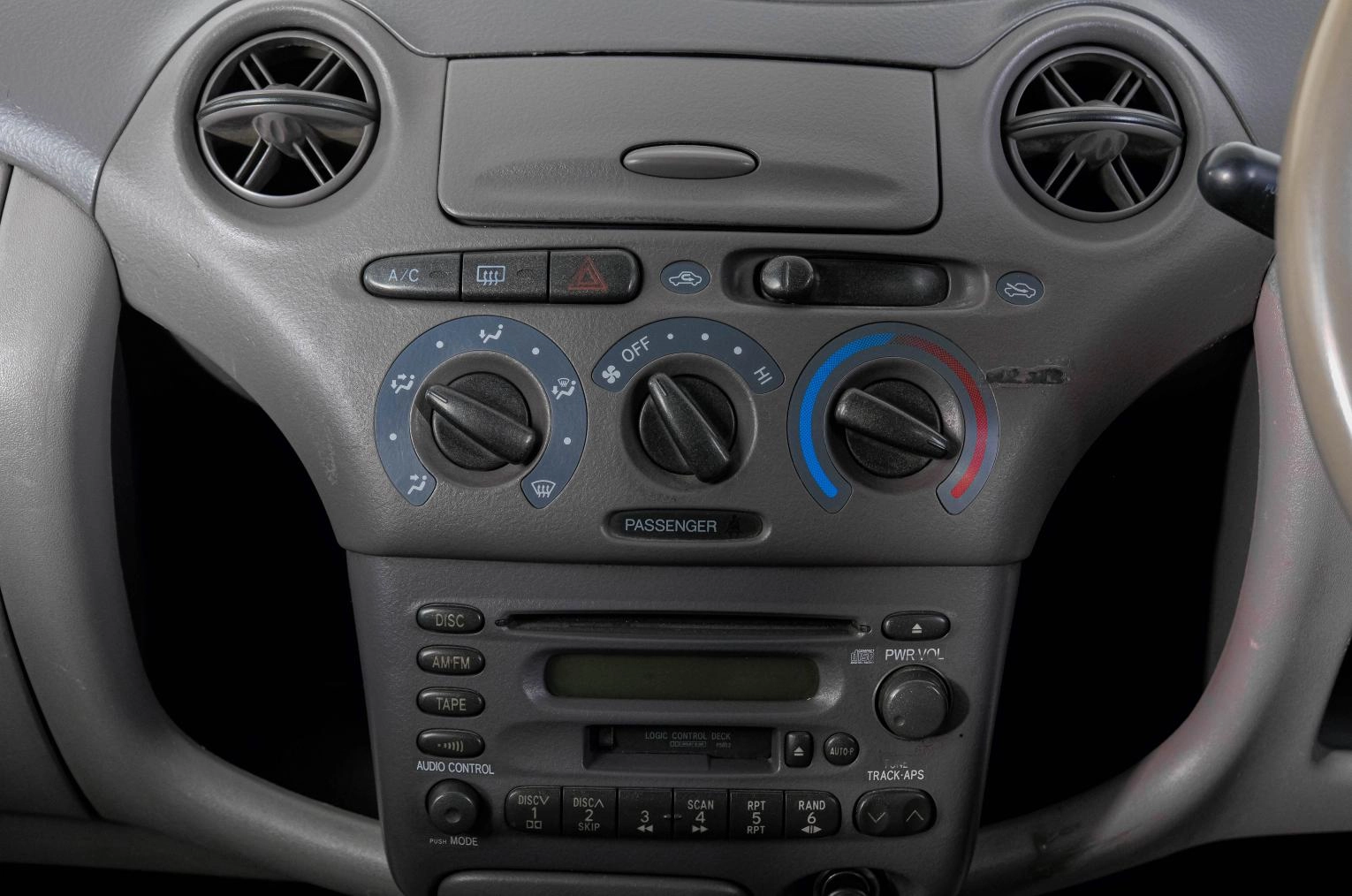 Toyota Platz 15 из 19