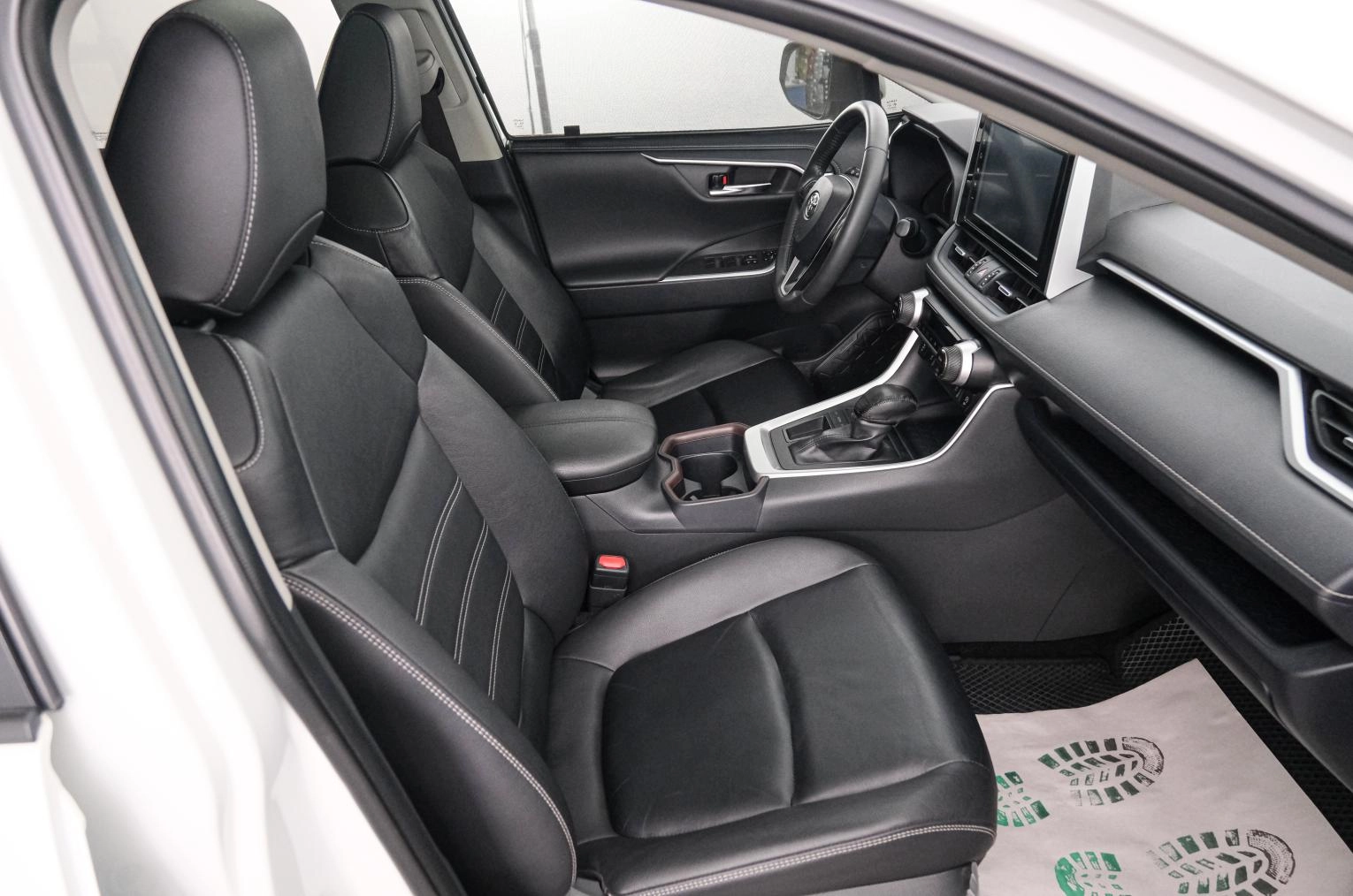 Toyota RAV4 13 из 25