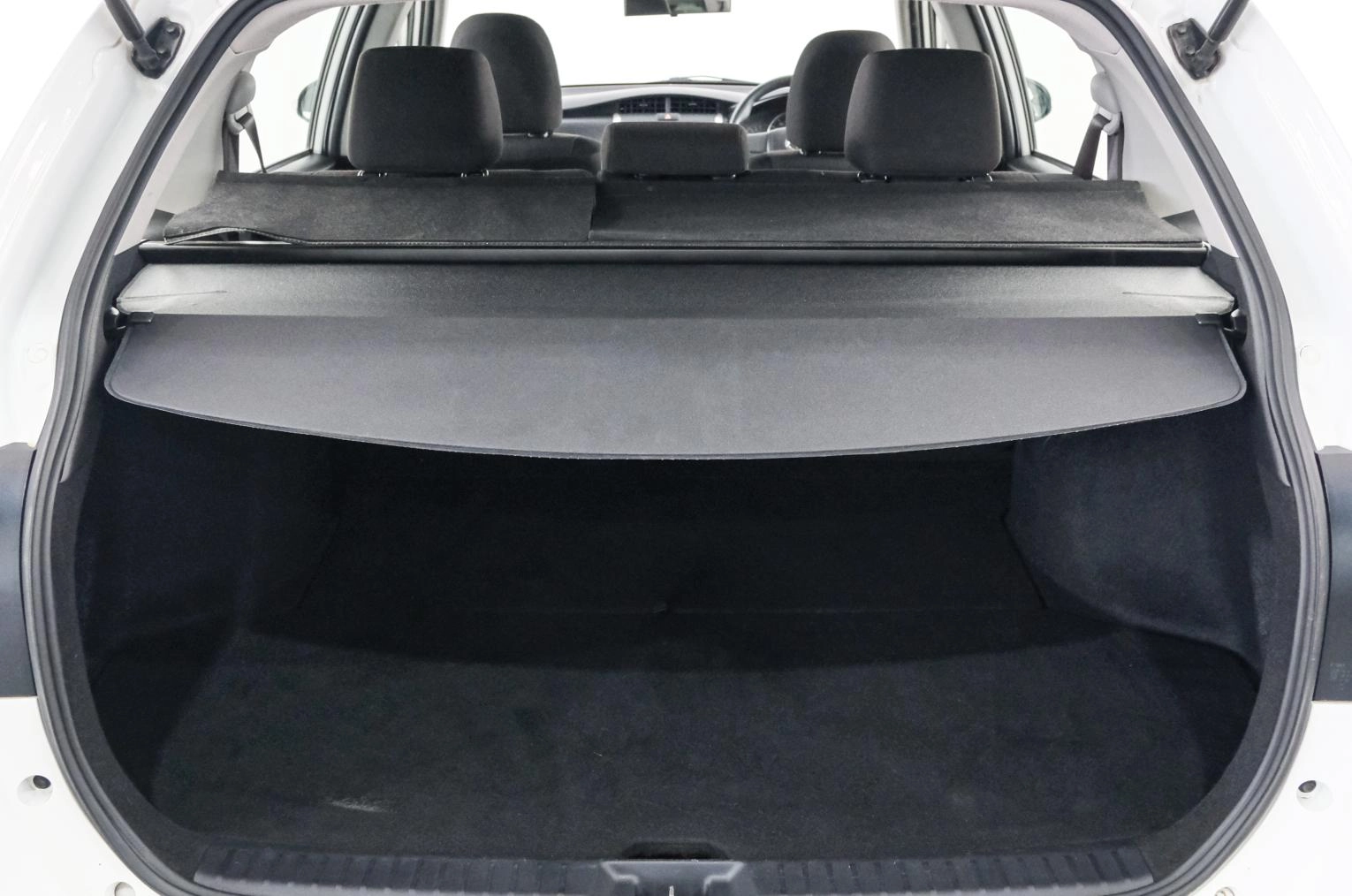 Toyota Corolla Fielder 22 из 22