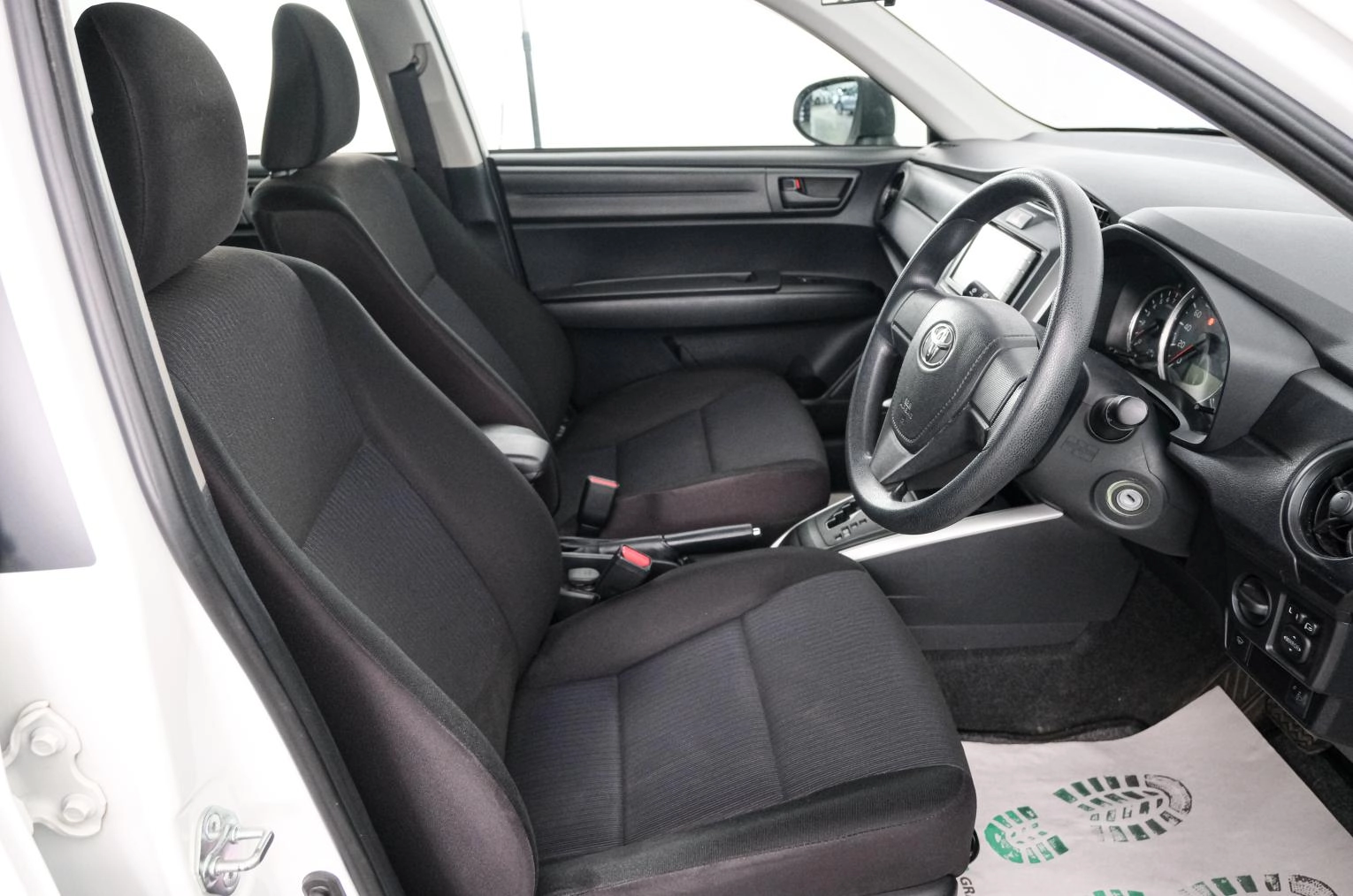 Toyota Corolla Fielder 13 из 22